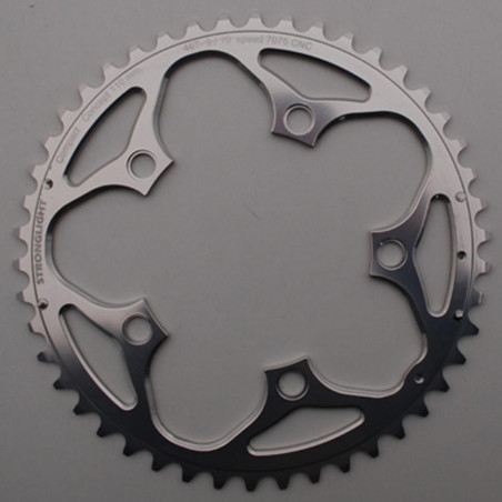 PLATEAU ROUTE 5BRA D.110 STRONGLIGHT 46DTS EXTERIEUR ARGENT ALU 7075 TYPE SHIMANO 9-10V.