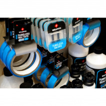 PRESENTOIR PLV WELDTITE BOIS TUBELESS COMPLET (4x 1L PREVENTIF TUBELESS - 8x 240ml PREVENTIF TUBELESS - 12 KITS DE 2 VALVES