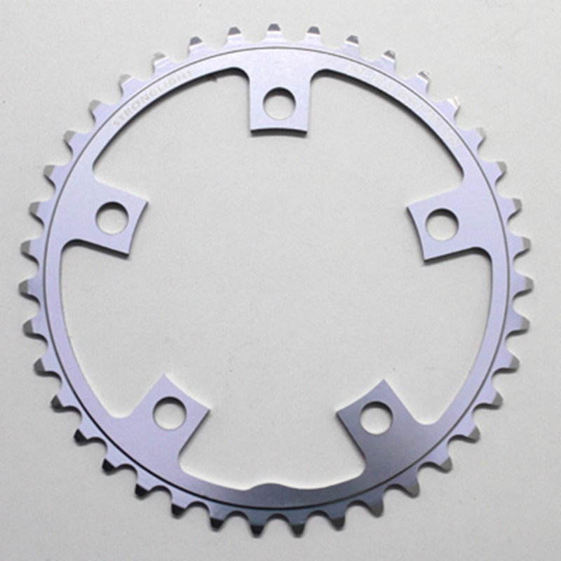 PLATEAU ROUTE 5BRA D.110 STRONGLIGHT 39DTS INTERIEUR ARGENT ALU 7075 TYPE SHIMANO 9-10V.