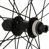 Roue route 700 ar jante noir Shimano rs171 disque centerlock 10/11v axe travers.e thru