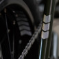 AUTOCOLLANT-STICKER REFLECHISSANT POUR VELO, CASQUE MODELE FLECHE-CHEVRON GRIS (PLANCHE)  -REFLECTIVE BERLIN-