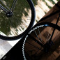 AUTOCOLLANT-STICKER REFLECHISSANT POUR ROUE DE VELO MODELE CHECKER BLANC (PLANCHE)  -REFLECTIVE BERLIN-