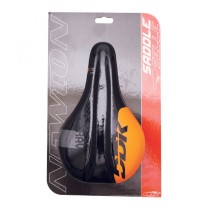 SELLE NEWTON ENFANT RAV NOIR DECO ORANGE 210x130mm AVEC TROU CENTRAL RAIL ACIER NOIR