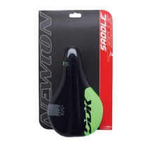 SELLE NEWTON ENFANT RAV NOIR DECO VERT 210x130mm AVEC TROU CENTRAL RAIL ACIER NOIR