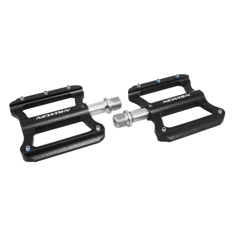 PEDALE VTT DESCENTE - BMX NEWTON NOIR A ROULEMENTS ALU CNC FILETAGE 9-16 AVEC PICOTS ARGENT  (PAIRE)  101x81mm