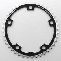 PLATEAU ROUTE 5BRA D.130 STRONGLIGHT 40DTS TRIPLE MILIEU NOIR ALU 7075 TYPE SHIMANO 9-10V.