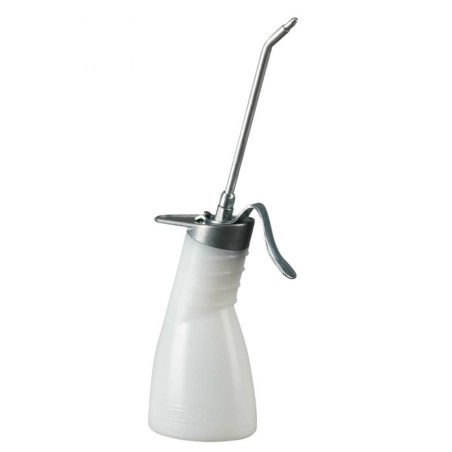BURETTE ATELIER PRESSOL EN POLYETHYLENE TRANSPARENT 200ml  POMPE EN LAITON AVEC BEC RIGIDE 135mm PERMET UN DOSAGE GOUTTE A