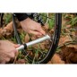 Pompe mini route Zefal road mini alu argent  8bars l230mm vp-vs 117g  pour pneu section 25 à 32mm avec clips fixation