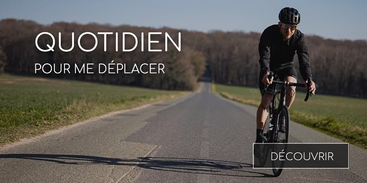 cycliste sur route de campagne
